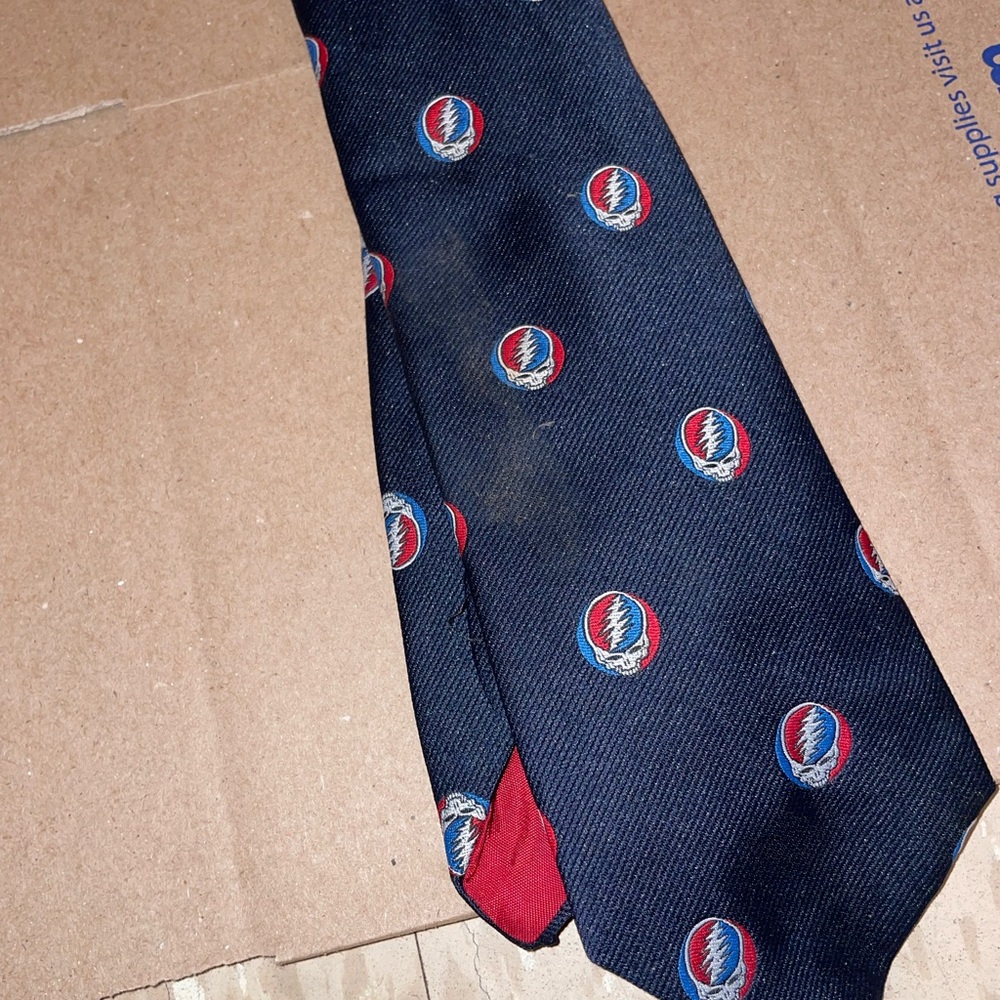 Grateful Dead limited edition tie small stain as seen in picture - Picture 4 of 9